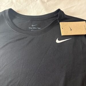 The Nike Tee Dri Fit Women's Size XXL Black Short Sleeve T Shirt DX0687 NWT